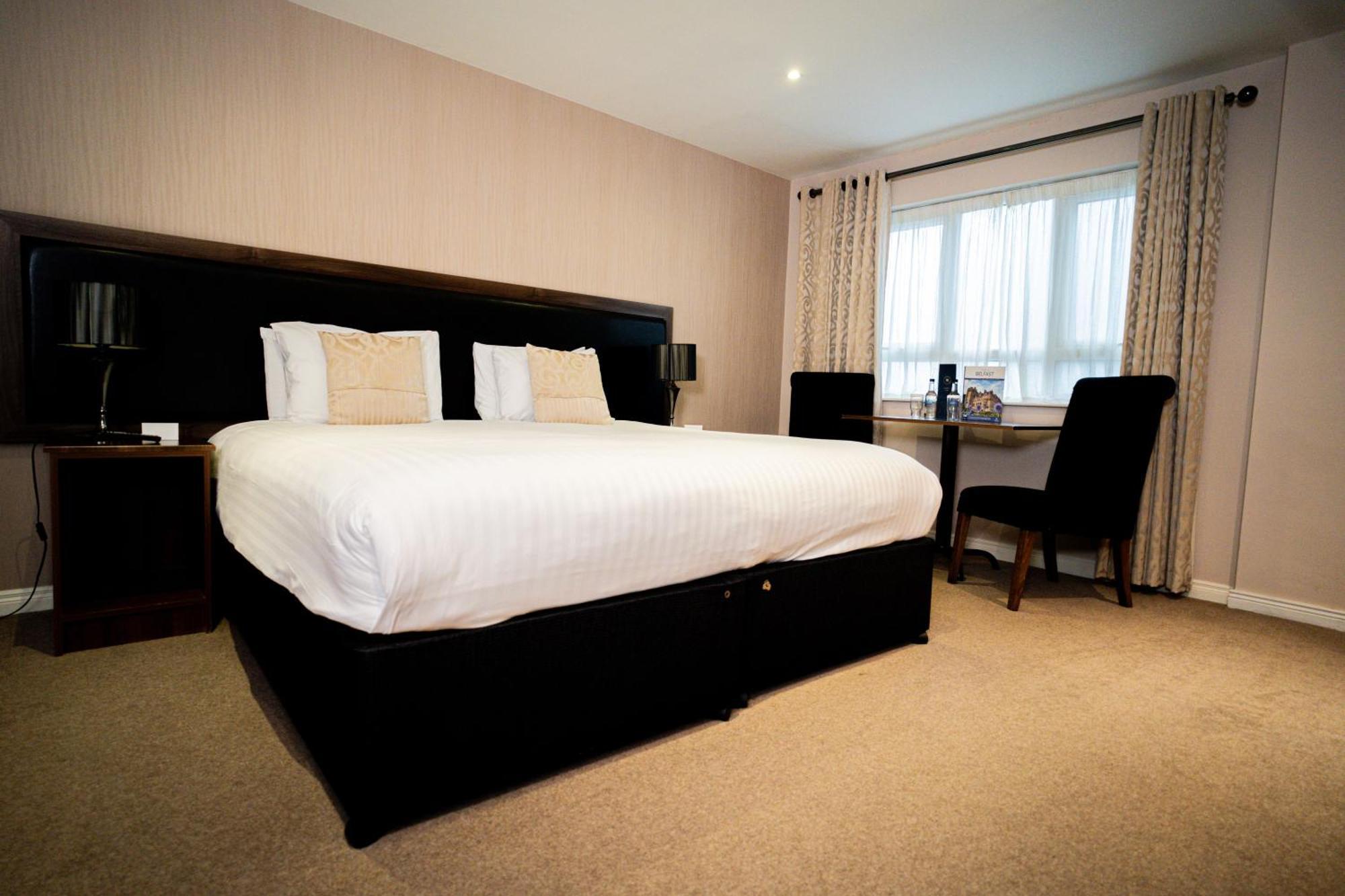 Malone Lodge Hotel&Apartments Belfast Buitenkant foto