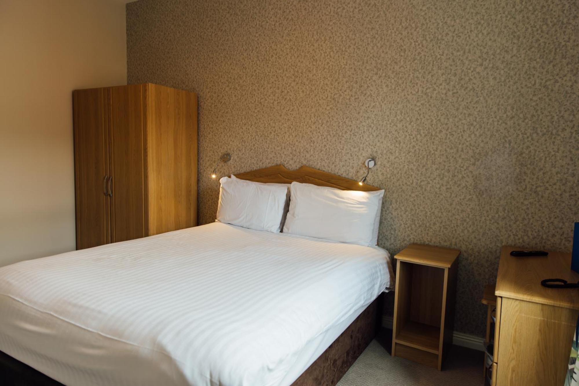 Malone Lodge Hotel&Apartments Belfast Buitenkant foto